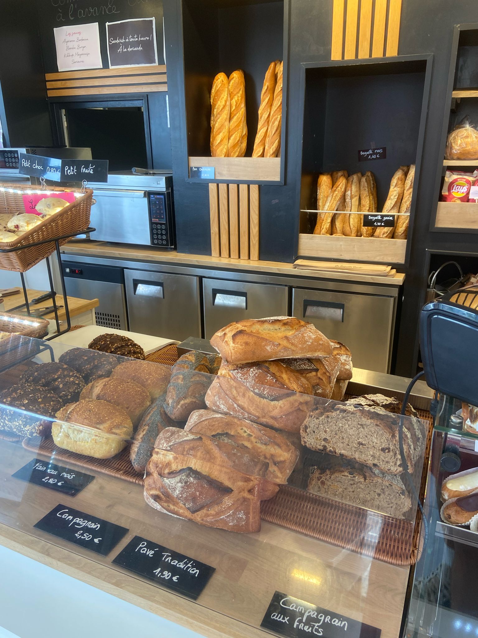 Pains spéciaux présentés en vitrine